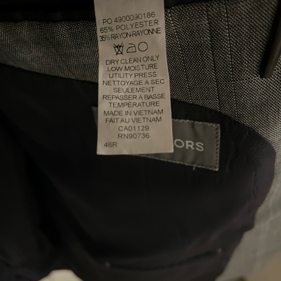 Grey Michael Kors window pane pattern - Picture 5 of 5